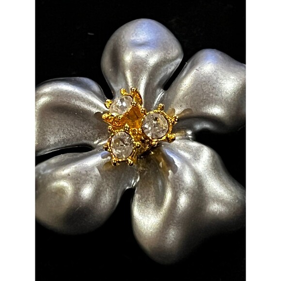 Signed Kenneth Jay Lane KJL Gray Pearl Gold Crystal Flower Necklace NEW 18" - Picture 6 of 14